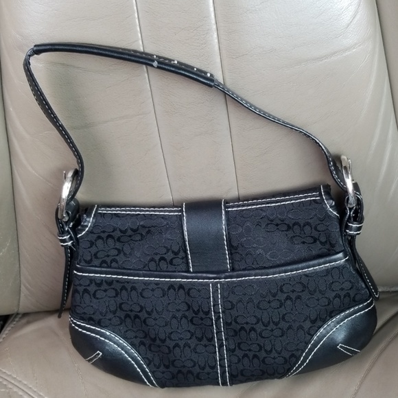 Coach hand bag - Picture 1 of 4